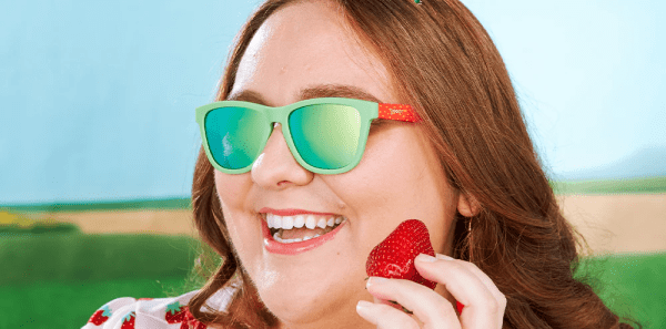 Goodr OG – Strawberries Are My Jam | ProductPageAssets_StrawberriesAreMyJamOnFaceImage_1000x