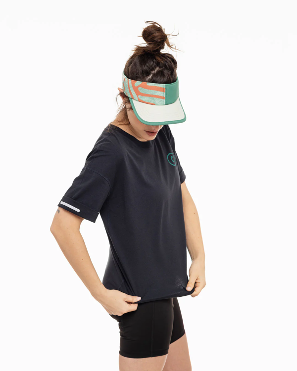 Ciele Women’s WNSBTShirt – Accent V – Landsend | CLWNSBTAV-BK002_WNSBTShirt-AccentV-Landsend_2023_D1_STUD1